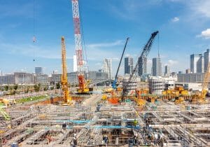 八重洲の鉄骨落下事故、誤報の可能性も…「吊り上げられた鉄骨上で作業」はあり得ない