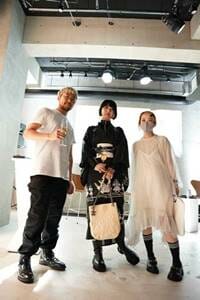 写真家/着物系インフルエンサー さんかく氏（画像中央）