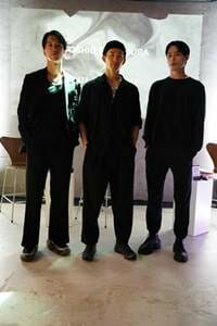 モデル/役者 龍 RYU氏（画像中央）