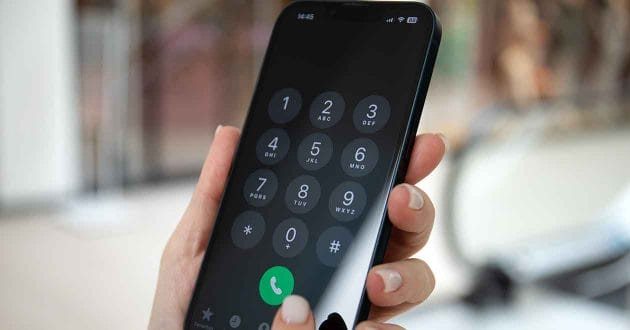 意外と知らない、iPhoneで通話中に「消音」や「保留」にする方法