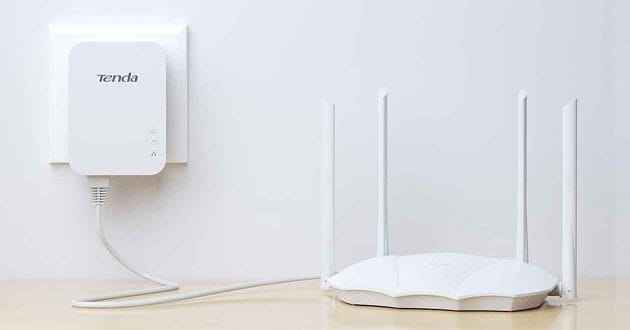 コンセント挿すだけでネットに繋がる「PLCアダプター」って何？ 離れた部屋のWi-Fiが遅いを解決！