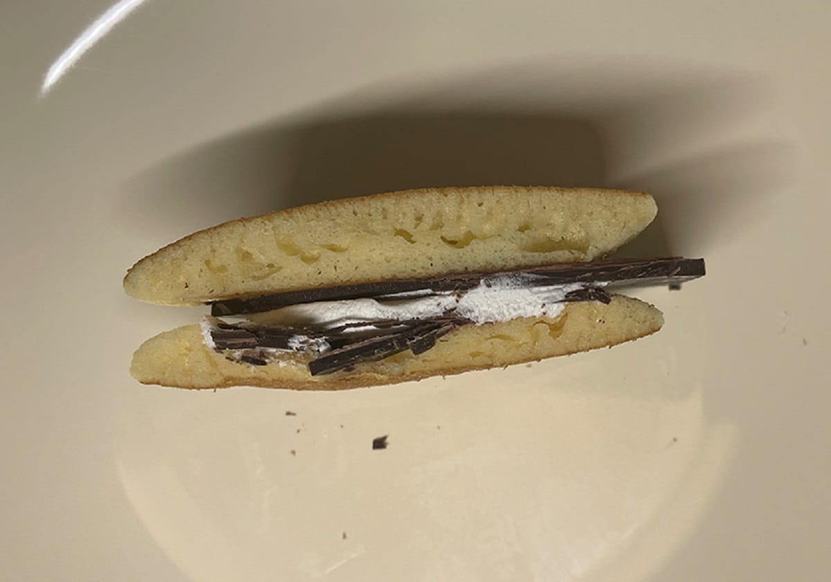 セブン「バカが考えた？」と話題の奇抜なパンケーキ、非常に高いクオリティ判明の画像2