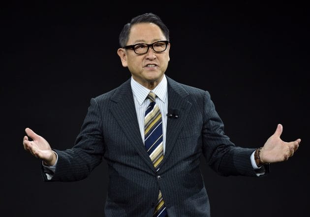 トヨタ会長が”走り屋の聖地”大黒PAに現れ騒然…若者に配っていたモノとは