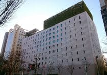 人気漫画家、Webtoon配信のため1年も無収入→車や土地を売り費用捻出