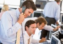 住宅ローン全額返済→銀行から指定の司法書士への抵当権抹消依頼を強要…なぜ？