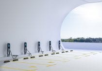 年収500万円でもヴェルファイアに乗れる？買ってもよい？リースと購入を検証