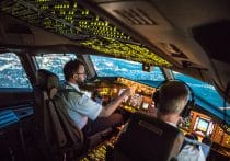 疲弊するANAのCA…休憩なしで約10時間勤務＆1日4便、国際線は1泊4日