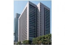 トヨタですら…大企業でも製造業は金融・不動産業より段違いに年収が低い理由