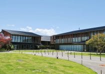 隈研吾デザインのIGアリーナに「なぜ木材がへばりついている」と疑問続出