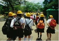 なり手がいない…公立学校教員の定員割れ続出、さらに無償残業の長時間化の動き