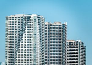 マンションの99％、住民2千万円の負担でも建て替えできず…スラム化の懸念