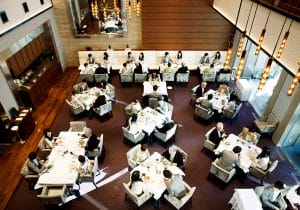 奇跡の9連休→接客業は「客層が荒れてイヤ」「キレるなら来ないで」と悲鳴