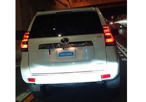 旧ビッグモーター、再びナンバープレートなし走行が目撃「変わっていない？」