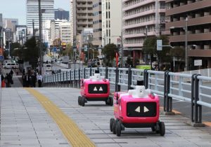 スタバ・吉野家、実は無人ロボット配送をやっていた…楽天無人配送、生鮮食品や日用品も
