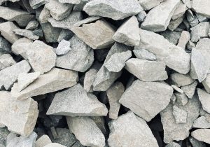 マイクロソフトやグーグル、なぜ「岩石の風化でCO2削減」の新技術に注目？