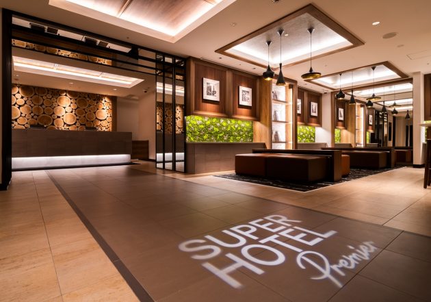 スーパーホテルの業績拡大が止まらない納得の理由…2人で年収4千万円の支配人も？