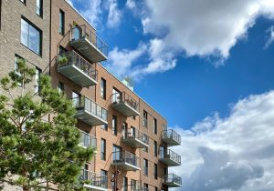 管理組合が機能しない、管理会社が積立金を着服…高齢マンション問題が顕在化、スラム化を回避する方策