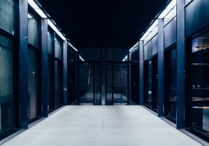 政府、なぜ「データセンター＋再生エネ発電所」セット輸出を推進？日本企業の新ビジネスモデル確立