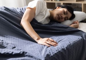 朝まで“ひんやり”、“冷感”掛け布団「極涼プレミアムEX」ヒットの秘密…洗濯機で丸洗い可能