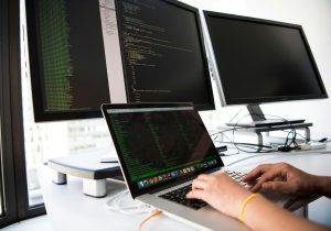 「AI人材は100億円の価値」──米国で進む人材争奪戦と日本企業への示唆