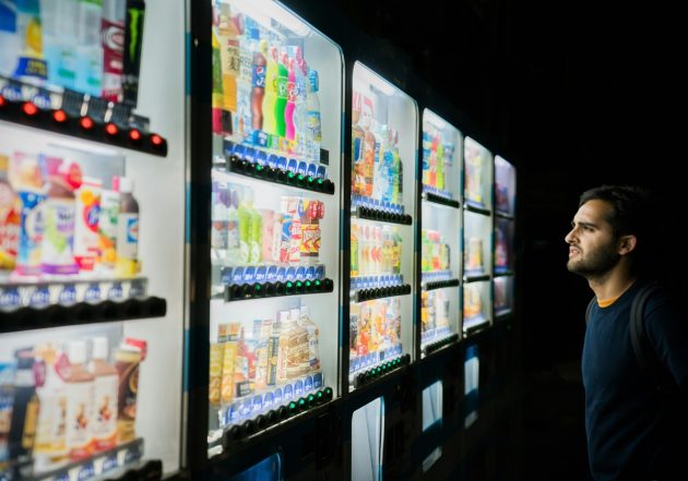 自販機大国ニッポンが大きく変化か…“減少ショック”の裏で進む、静かな構造改革