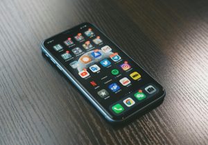 若者の半数が「死後のSNS全削除」を希望…“デジタル遺品”への強い警戒感が顕著に