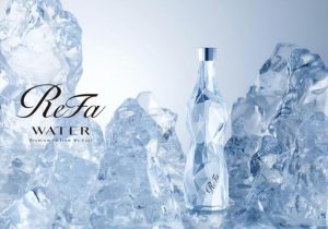 「1本5400円の水」は最強の消耗品?ReFaとGENDAが仕掛ける高級水ビジネスの正体