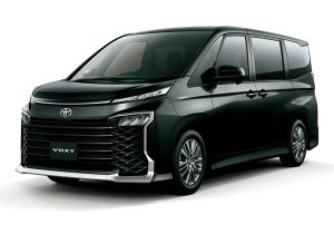 トヨタ「受注停止」「超長納期化」の裏側…中古車が新車を100万円上回る異常事態