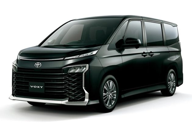 トヨタ「受注停止」「超長納期化」の裏側…中古車が新車を100万円上回る異常事態