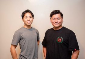 老舗菓子メーカーの「想い」 × TECHFUNDの「技術」。異色の共創が生んだ“SNS疲れ”のない世界への挑戦