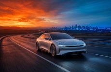 新車4台に1台がEV、世界30カ国で販売過去最高…日本だけ置き去りの構造的理由