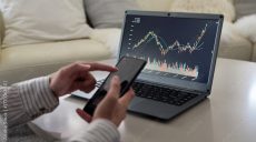 機関投資家はなぜ「ドル建てBTC」を見る？ビットコインチャートでわかる世界経済
