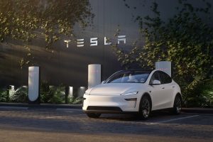 「ディーラーなし、広告なし」で絶対王者MINIを撃破…テスラ「モデルY」が輸入車首位を獲得できた構造的理由