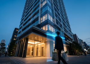 三井不動産が挑む「オール顔認証」マンション…人手不足時代の省人化戦略と、生体データ管理という新たなリスク