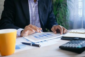 金融庁「4大監査法人への通年監視」の理想と現実…決算遅延や費用高騰のしわ寄せも