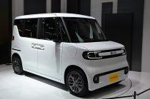 「ガラパゴス」と笑われた軽自動車を欧州に輸出…スズキの低投資戦略の中身