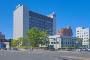 利上げで最高益の秋田銀行が、なぜ“起業前の個人”に1,300万円を払うのか