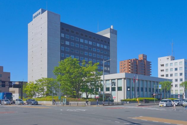 利上げで最高益の秋田銀行が、なぜ“起業前の個人”に1,300万円を払うのか