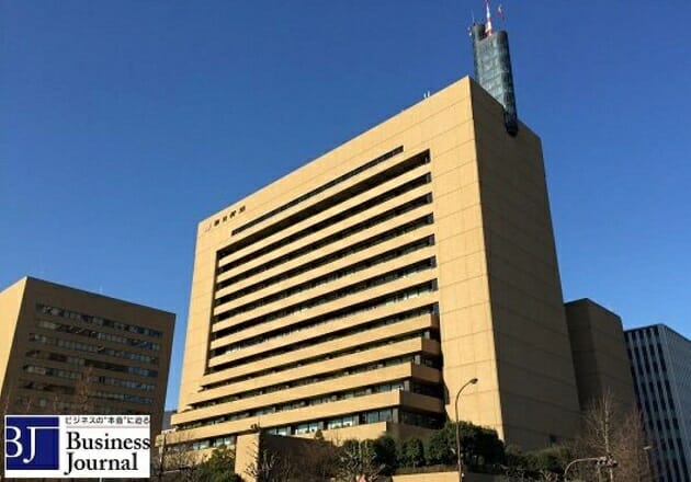 新聞業界、衰退を招いた怠慢…40代の購読者は1割、大判は明治時代から変わらずの画像1